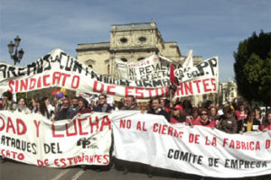 Cerca de 600.000 estudiantes se ausentan de las aulas en protesta por la política educativa del PP
