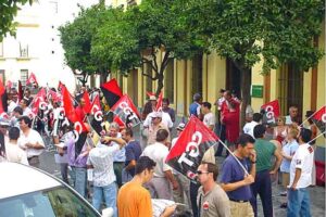400 militantes y delegados de CGT se concentran ante la Consejería de Transportes en apoyo a los trabajadores de Damas