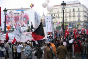 Miles de personas se manifiestan en Madrid contra la privatización del ferrocarril
