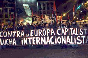 Cientos de personas convocadas por CNT-AIT se manifiestan en Madrid por la abstención en el Referédum de la Constitución Europea