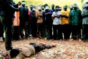 Los inmigrantes acusan a la Guardia Civil de haber matado a «culatazos» a un camerunés de 17 años