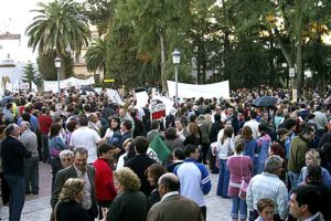Multitudinaria manifestación en Almendralejo contra la refinería en Tierra de Barros