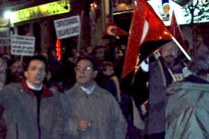 Unas 300 personas convocadas por CGT se manifiestan en Madrid contra la Reforma Laboral