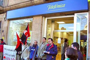 Acción de CGT Salamanca en solidaridad con despedidos de Telefónica