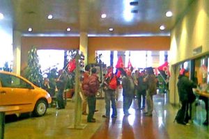 Concentración en Málaga como protesta por los 660 despidos pactados en SEAT Barcelona