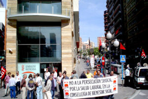 CGT protesta en alicante por las políticas represivas de la conselleria de bienestar social y los incumplimientos en salud laboral