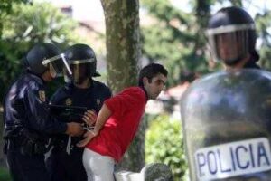 Vigo : Trece detenidos y quince heridos en la huelga de los trabajadores del metal