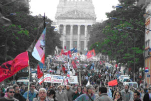 Uruguay : Marcha del 1º de Mayo de la Columna Cerro-La Teja