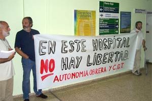 CGT y Autonomía Obrera denuncian la “falta de libertades” en el Hospital Puerta del Mar (Cádiz)