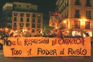 Casi un millar de personas se manifiestan en Madrid en solidaridad con Oaxaca