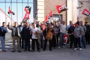 En su cuarto día de huelga, los trabajadores de Rafia denuncian a la empresa por vulneración de la libertad sindical