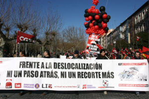 CGT reúne a 2.000 manifestantes en Valladolid en protesta contra la situación en el sector del auto