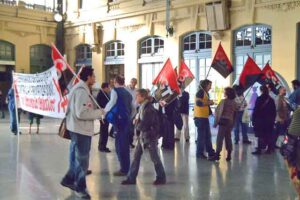 Imágenes de la concentración convocada por el SFF-CGT en Valencia : ferroviarios en lucha contra la privatización