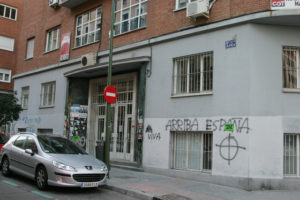 Rotura de cristales y pintadas fascistas en la sede de CGT-Madrid Castilla La Mancha, en C/ Alenza