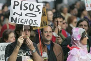 Miles de personas se manifiestan en 11 ciudades españolas a favor de una vivienda digna