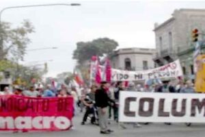 Celebración del 1º de Mayo en Uruguay, por la ’Columna Cerro – La Teja’