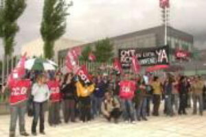 Protesta de los trabajadores de la RTVCM para exigir la negociación del convenio