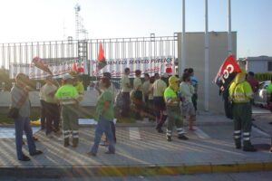 Valencia : medio centenar de brigadistas forestales protestan ante Gobernación por el nuevo convenio colectivo