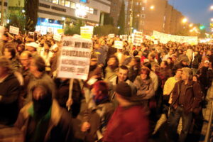 Más de dos millares de personas se manifiestan por Vallecas en protesta por el asesinato de Carlos