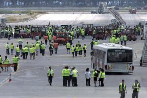 Iberia, obligada a retirar las sanciones por invadir la pista de El Prat en 2006