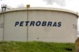 Empleados de Petrobras se niegan a usar un helicóptero de empresa accidentada
