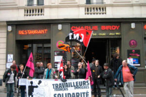 Francia : Solidaridad con los cocineros sin papeles de “Charlie Birdy”