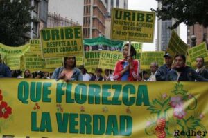 Colombia : imágenes de la represión del 1º de Mayo en Bogotá