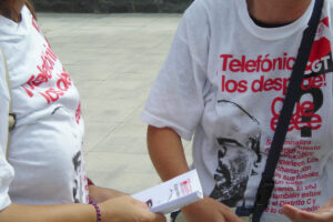 Dos centenares de personas se manifiestan en Madrid por la readmisión de los despedidos en Telefónica