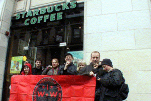 Starbucks cerrará 600 cafeterías y suprimirá 12.000 empleos en Estados Unidos.