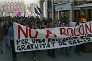 Miles de jóvenes se manifiestan en contra del Plan Bolonia