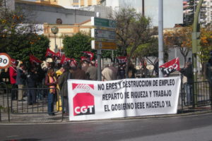 Algeciras ; concentración de CGT Campo de Gibraltar frente a la Oficina de Coordinación de los Servicios Generales del Estado