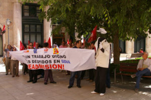 Palma : concentración frente a la oficina principal del BBVA