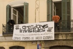 Málaga : Multitudinaria Manifestación por la continuidad de la Casa Invisible