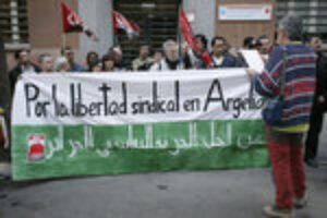Argelia : 50 trabajadoras/es de enseñanza de SNAPAP detenidos