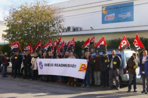 Acción sindical simultánea en Barcelona, Mallorca y Menorca, por la readmisión de Diego Moyà, despedido por KALISE MENORQUINA