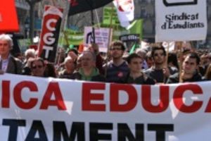 Barcelona : Multitudinaria manifestación contra la política educativa de la Generalitat