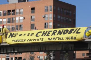 Aniversario Chernóbil : Acción en Valencia por el cierre de la central nuclear de Cofrentes y contra el ATC en Zarra