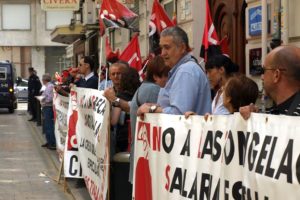 CGT se concentra en Valencia contra los recortes laborales en la CAM (29 abril)