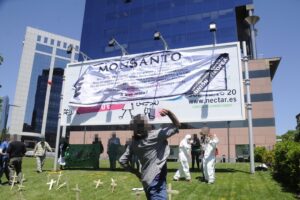 Ocupadas las oficinas de Monsanto en Madrid (Rompamos el Silencio)