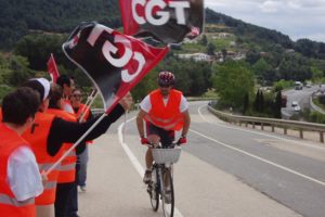 La Marcha Ciclista Valenciana contra la crisis entra en Castilla-La Mancha