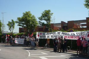 Madrid : CGT ante la sede de Ford exige la readmisión de Paqui Cuesta