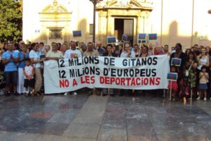 Concentración en Valencia contra las deportaciones de gitanos en Francia