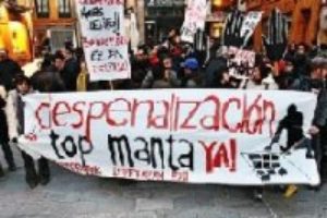 Migrantes siguen encarcelados por la venta en el Top Manta / Más Voces