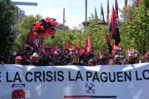 Cádiz : 700 personas se manifiestan por la expropiación de la Banca