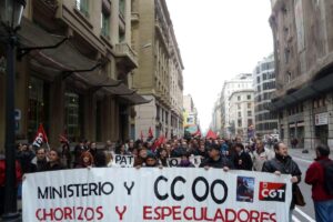 Barcelona : CGT desalojada a las 14 horas