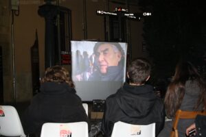 Terrassa : concentración y cinefórum en protesta por los recortes sociales
