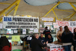 Huelga en Aena contra la privatización (T4 Madrid 24 feb)