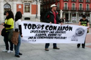 Concentración contra las nucleares y en apoyo al pueblo japonés en Valladolid