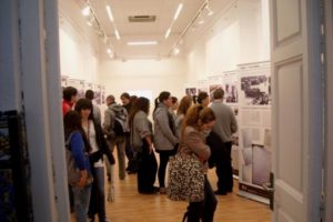 500 personas visitan durante la primera semana la exposición de “Todos (…) los Nombres” en Málaga