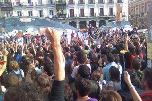 Miles de personas condenan en Sol la violencia policial contra la Acampada de Barcelona